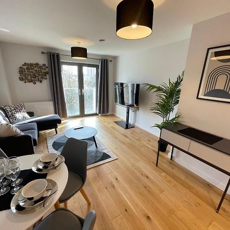 Stunning 2-Bed Apartment In Bristol With Parking Buitenkant foto