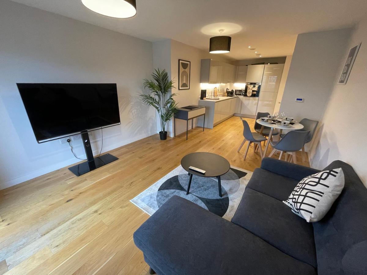Stunning 2-Bed Apartment In Bristol With Parking Buitenkant foto