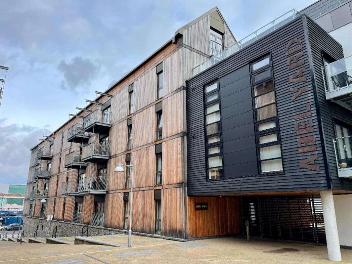 Stunning 2-Bed Apartment In Bristol With Parking Buitenkant foto